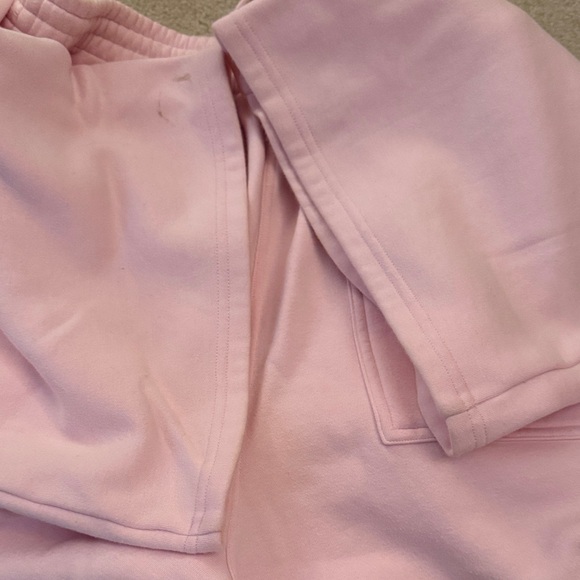 Skims Light Pink Cargo Sweatpants - Picture 5 of 6